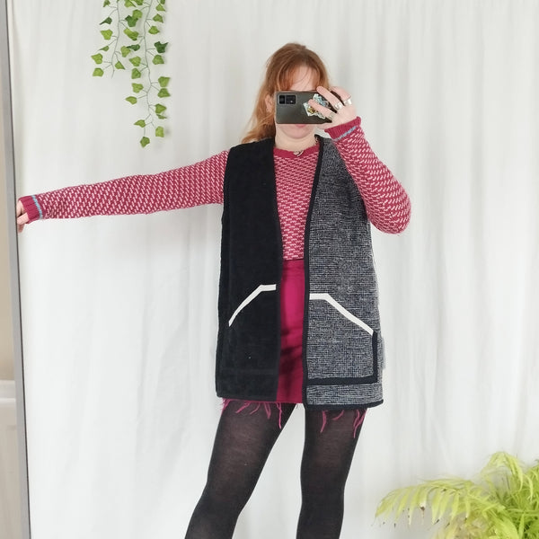 Tapestry monochrome waistcoat (L)