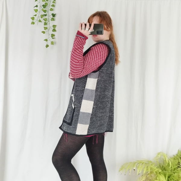 Tapestry monochrome waistcoat (L)