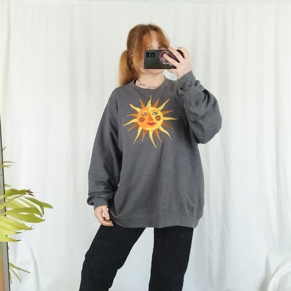 Sun face sweater in grey (XL)