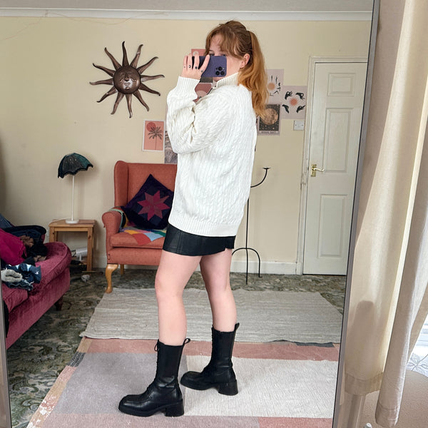 Cable knit jumper (M)