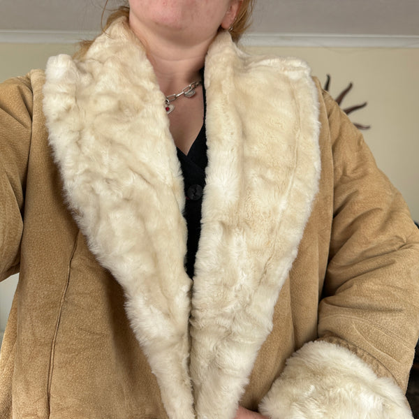 Fur line suede coat (M)