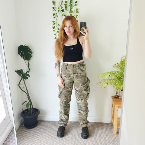 Camoflage cargo pants (W30 or W32)