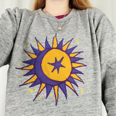 Sun and moon sweater in grey (XL)