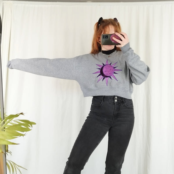 Cropped sun and moon sweater in grey (L)