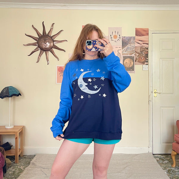 Moon sweater in blue (XXL)