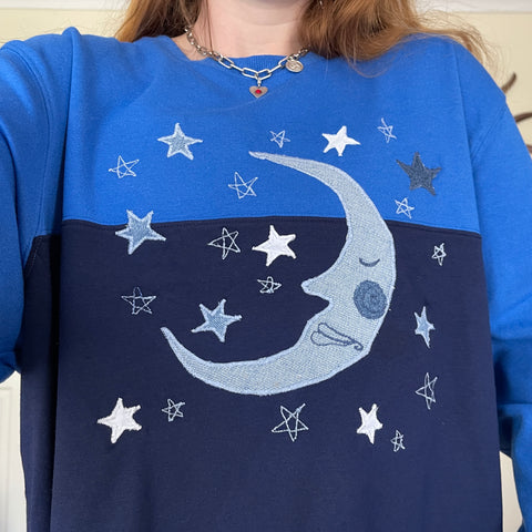 Moon sweater in blue (XXL)