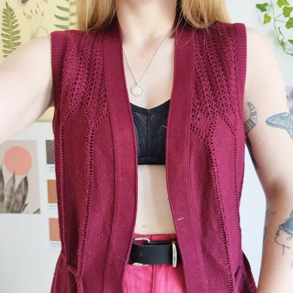 Knit vest in burgundy (S)