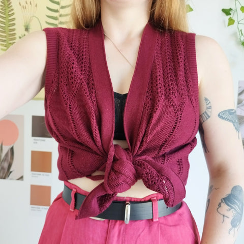 Knit vest in burgundy (S)