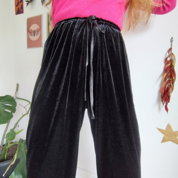 Jet black velvet trousers (L)