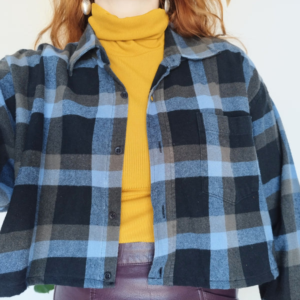 Cropped flannel shirt (L)