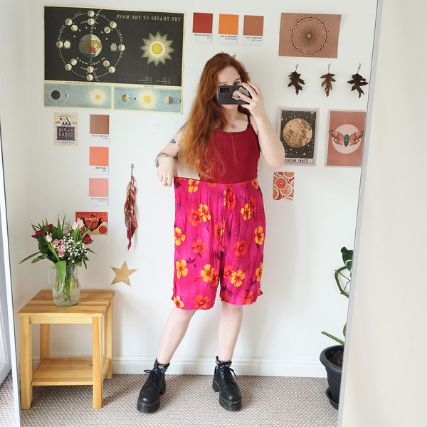 Floral shorts (L)